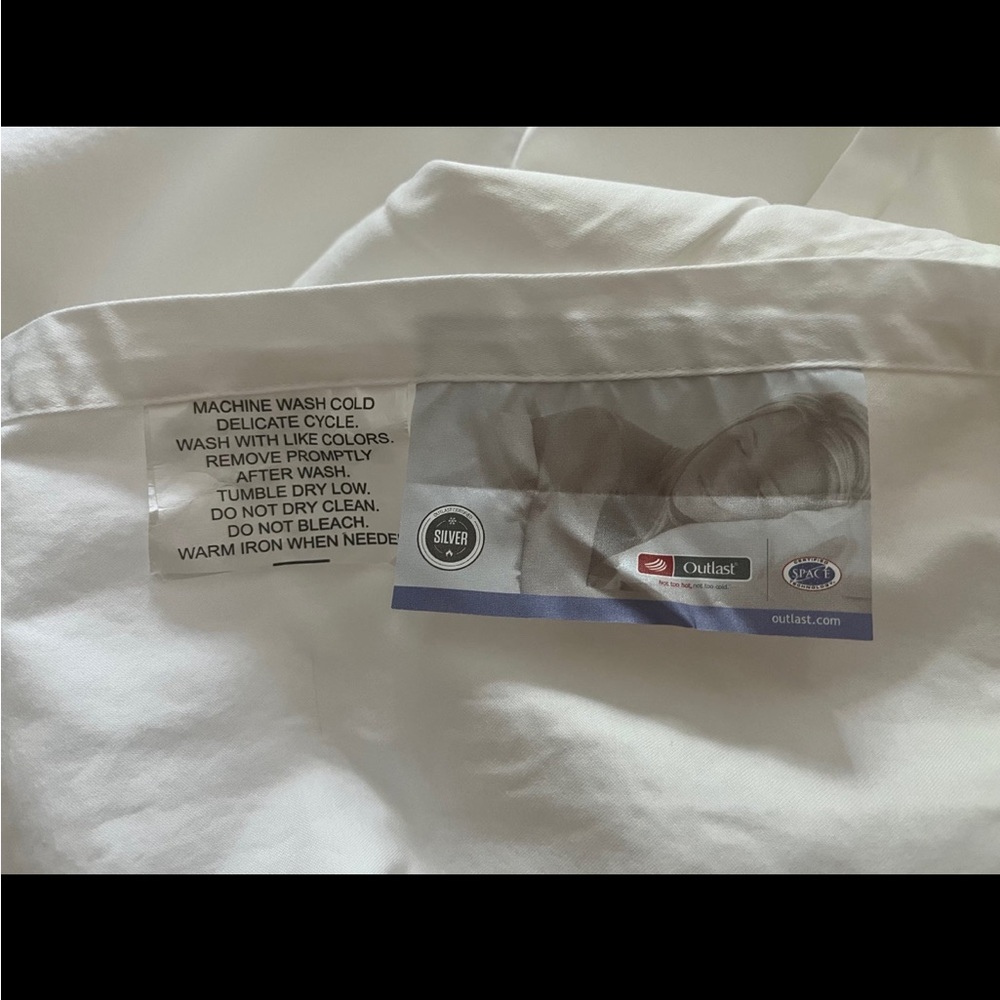 New king  white flat sheet. Was part of a split king set. Cotton and viscose. - Picture 3 of 4